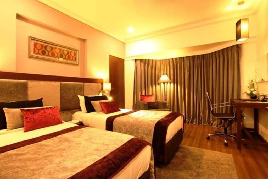 The Coronet Hotel Pune Room photo